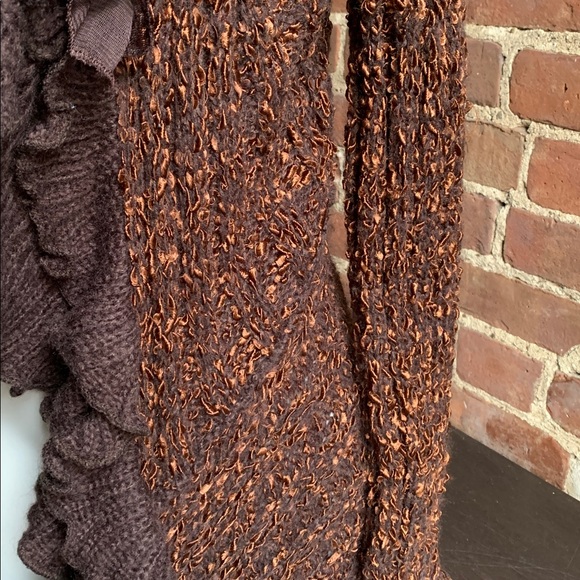 Long Bouclé Sweater Knitted Brown Ruffled Women's Sweater Beautiful - Picture 4 of 4